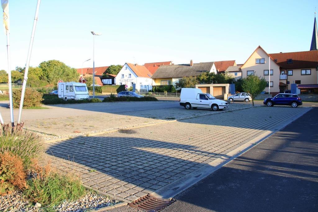 Landgasthof Frankentor Wasserlosen Bagian luar foto