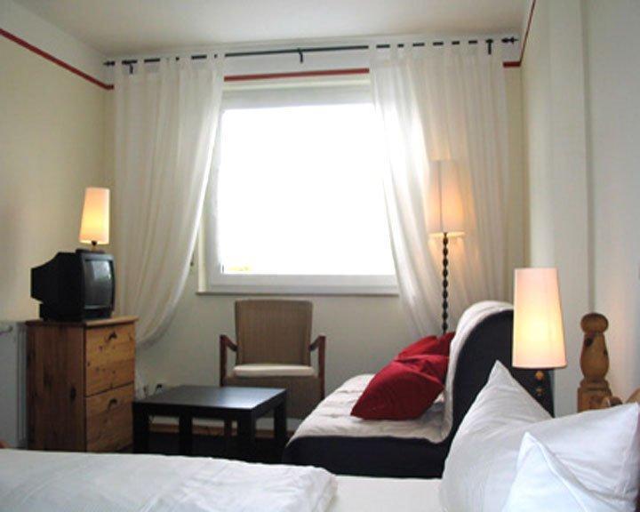 Landgasthof Frankentor Wasserlosen Ruang foto