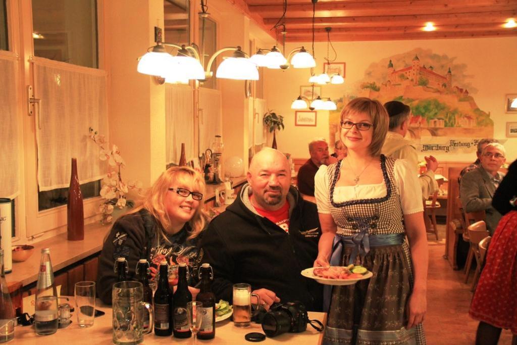 Landgasthof Frankentor Wasserlosen Bagian luar foto